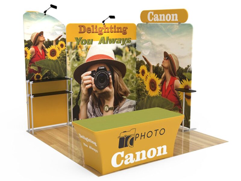 Canon trade show booth: Delightful photos.